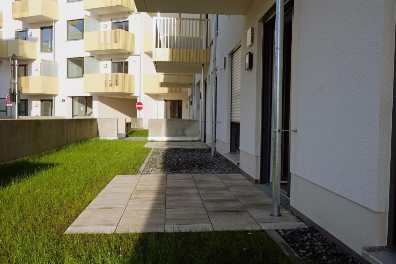 Design Nr 2 Mit Terrasse Und Parkplatz * Straubing